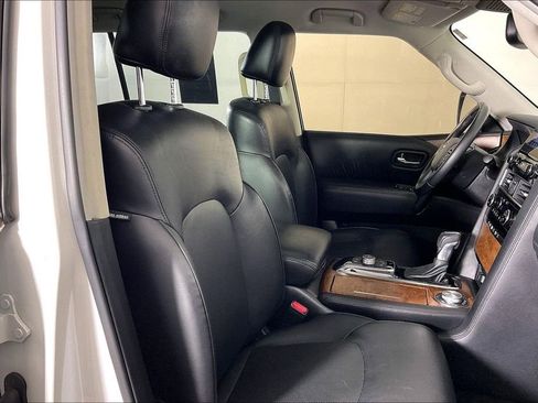 Used 2023 Nissan Armada SL w/ Captain's Chairs Package AWD/4WD image 10