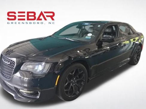 Used 2019 Chrysler 300 S w/ S Model Appearance Package RWD image 2