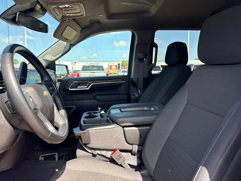 Used 2024 Chevrolet Silverado 1500 LT AWD/4WD image 11