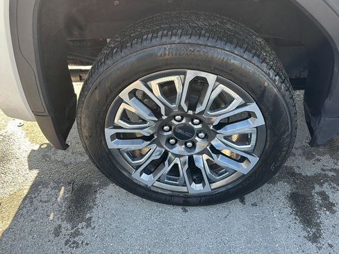 Used 2025 GMC Sierra 1500 Denali Ultimate image 14