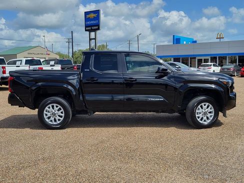 Used 2024 Toyota Tacoma SR5 RWD image 8