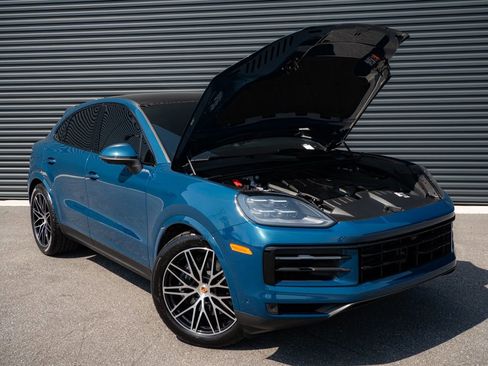 Certified 2025 Porsche Cayenne Coupe w/ Premium Package Plus image 35