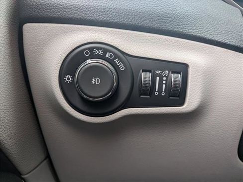 Used 2020 Jeep Compass Latitude AWD/4WD image 15