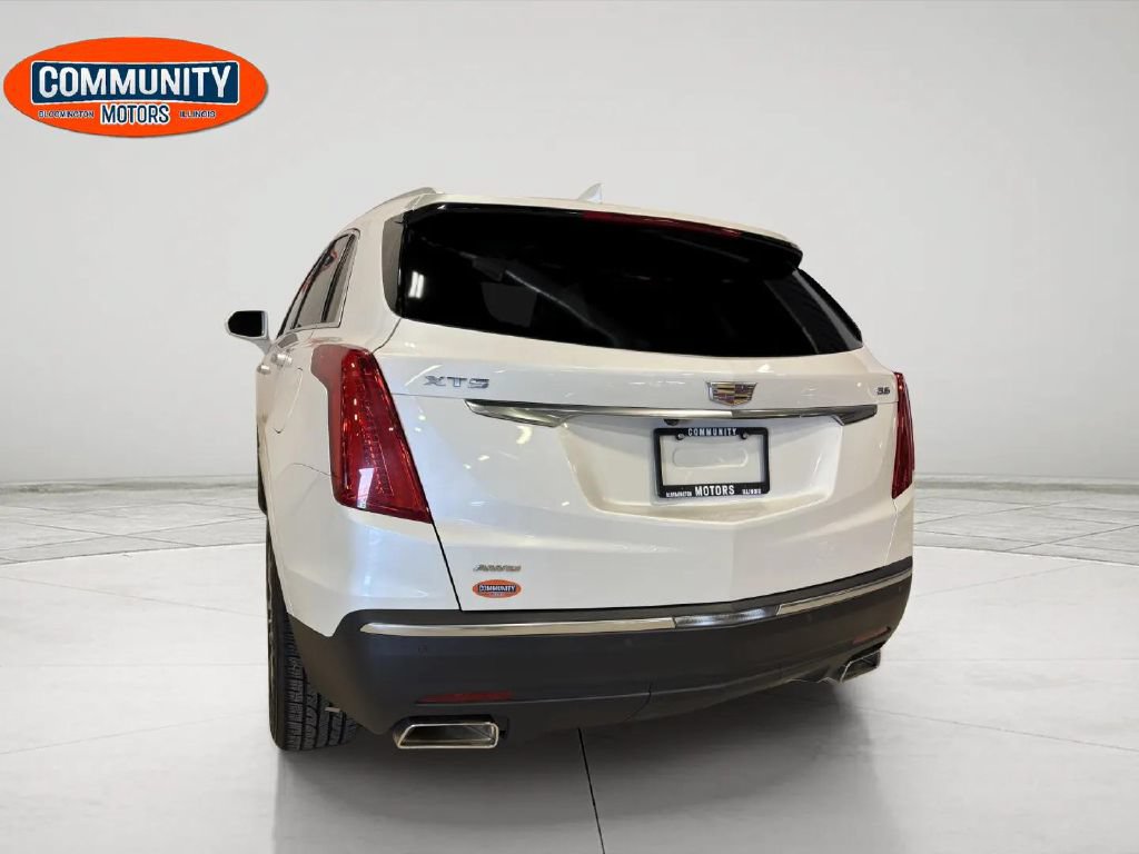Used 2017 Cadillac XT5 Premium Luxury w/ LPO, Wheel Lock Package AWD/4WD image 4
