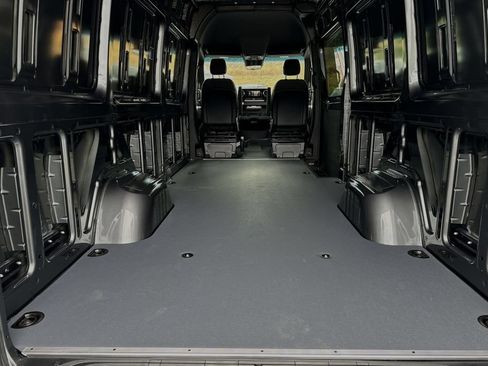 Used 2024 Mercedes-Benz Sprinter 3500 image 14