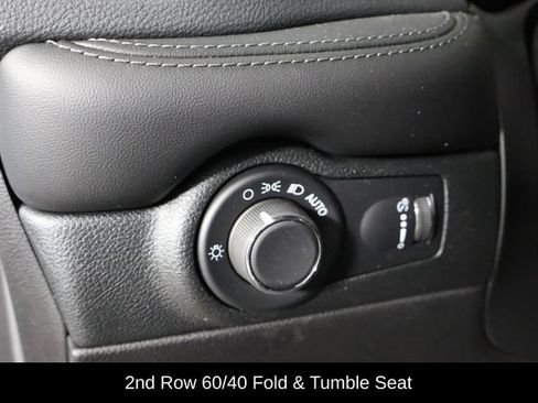 Used 2024 Dodge Durango SXT w/ SXT Blacktop Group AWD/4WD image 24