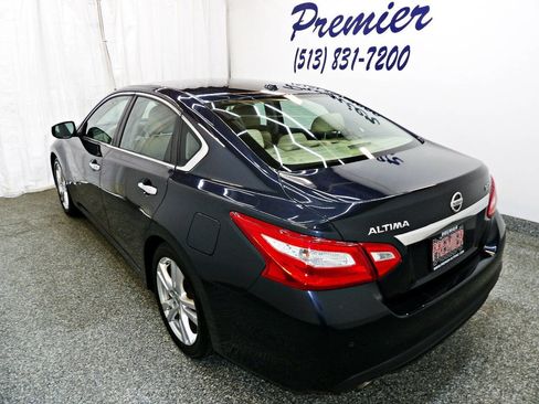 Used 2016 Nissan Altima 3.5 SL FWD image 4