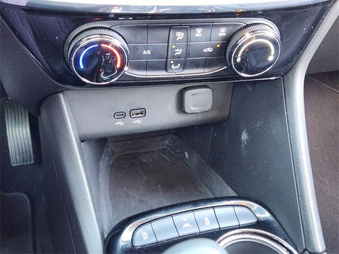 Used 2025 Buick Encore GX Sport Touring w/ Experience Buick Package image 19