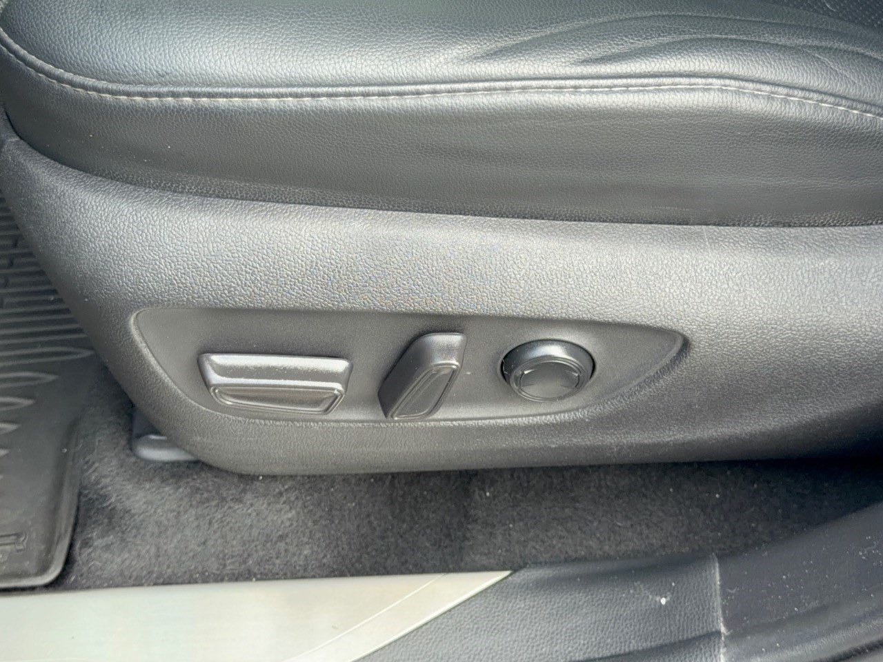 Certified 2021 Toyota Highlander Platinum FWD image 16