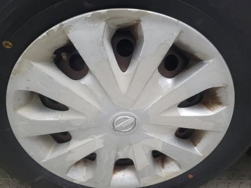 Used 2018 Nissan Versa SV FWD image 31