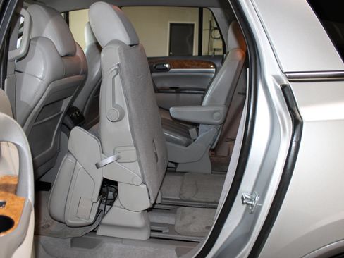 Used 2012 Buick Enclave Leather FWD image 23