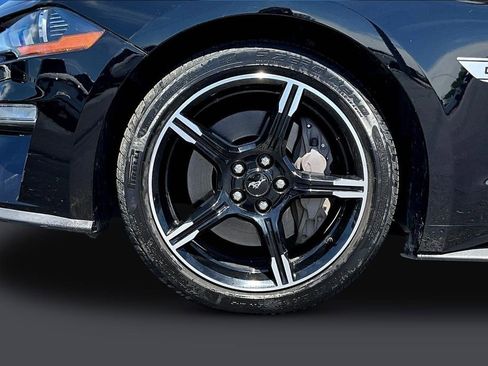 Used 2019 Ford Mustang GT Premium w/ Equipment Group 401A RWD image 35