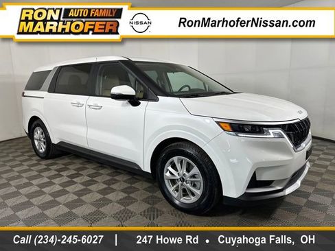 Used 2022 Kia Carnival LX image 1