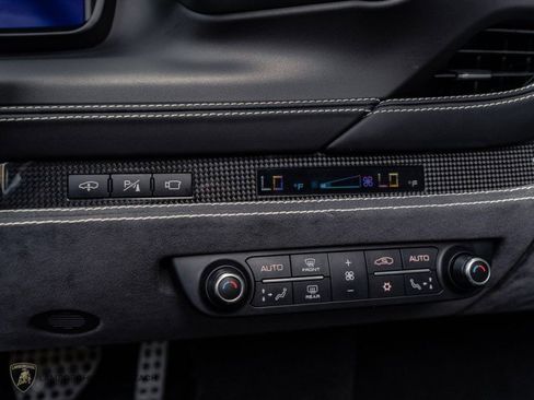 Used 2023 Ferrari F8 Tributo image 15