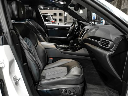 Used 2018 Maserati Levante S GranLusso AWD/4WD image 25