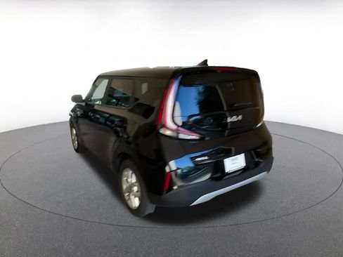 Used 2025 Kia Soul LX w/ LX Technology Package image 9