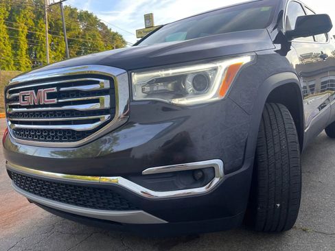 Used 2018 GMC Acadia SLT w/ LPO, Floor Liner Package FWD image 10