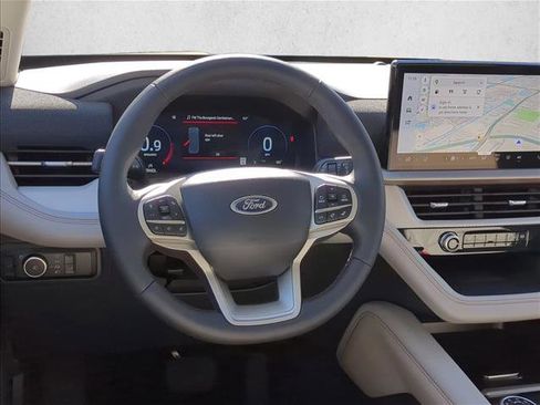 New 2025 Ford Explorer Active w/ Active Comfort Package image 18
