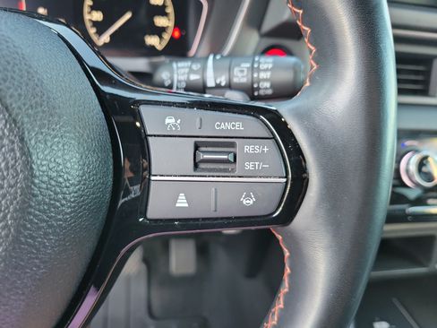 Used 2025 Honda Pilot TrailSport image 22