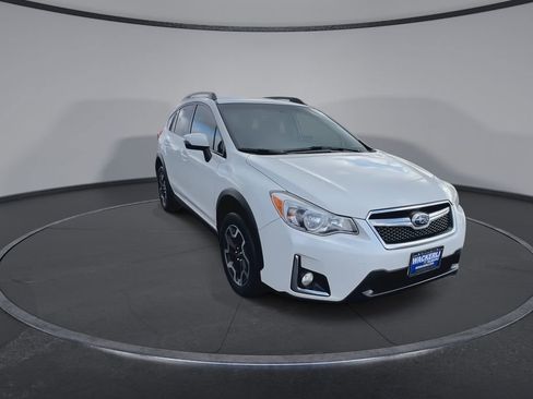Used 2016 Subaru Crosstrek 2.0i Limited w/ Popular Package #2 image 3