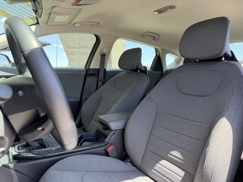 Used 2025 Kia K4 EX FWD image 32
