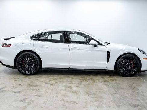 Used 2019 Porsche Panamera 4 image 4