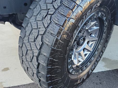 Used 2023 Nissan Frontier SV w/ Tow Package image 11