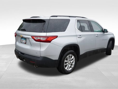 Used 2020 Chevrolet Traverse LT w/ Driver Confidence II Package AWD/4WD image 3