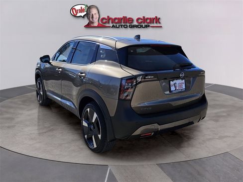 New 2026 Nissan Kicks SR image 4