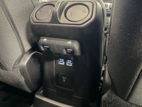 Used 2025 Jeep Wrangler Unlimited Sahara w/ Safety Group AWD/4WD image 20