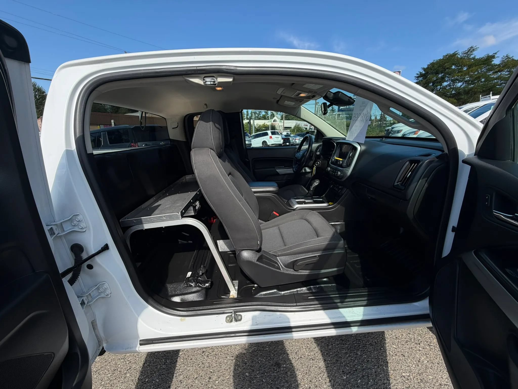 Used 2022 Chevrolet Colorado LT w/ Fleet Safety Package AWD/4WD image 20