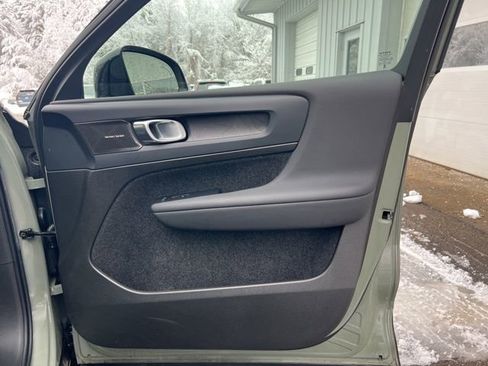 Certified 2023 Volvo C40 P8 Recharge Ultimate w/ Protection Package Premier image 17