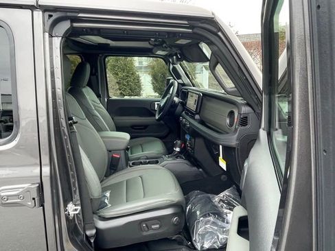 New 2026 Jeep Gladiator Mojave AWD/4WD image 30