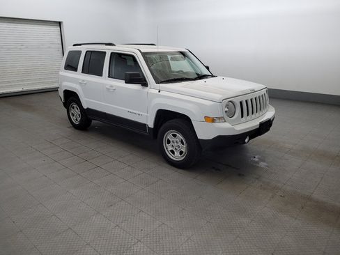 Used 2017 Jeep Patriot Sport w/ Power Value Group AWD/4WD image 11