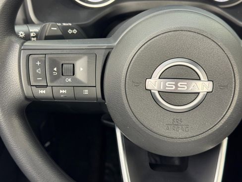 Used 2023 Nissan Rogue SV image 19