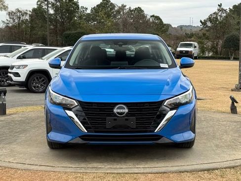 Used 2025 Nissan Sentra SV image 2