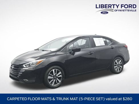 Used 2025 Nissan Versa SV FWD image 1