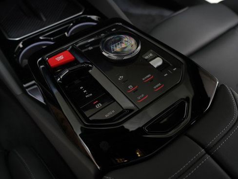 Used 2025 BMW M5 w/ Executive Package image 50