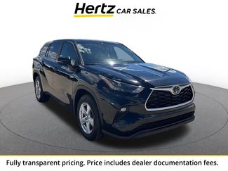 Used 2025 Toyota Highlander LE FWD video 1