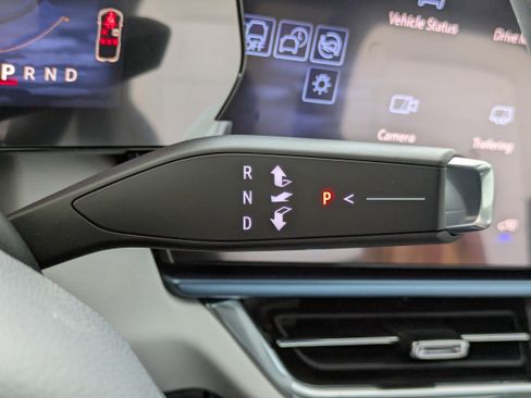 New 2026 Chevrolet Equinox EV LT image 17