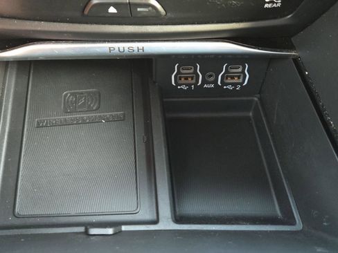 Used 2021 Chrysler Pacifica Pinnacle image 47