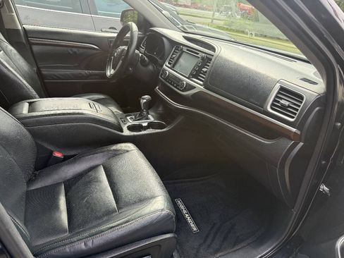 Used 2015 Toyota Highlander Limited Platinum AWD/4WD image 15