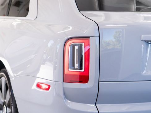 Used 2022 Rolls-Royce Cullinan image 22