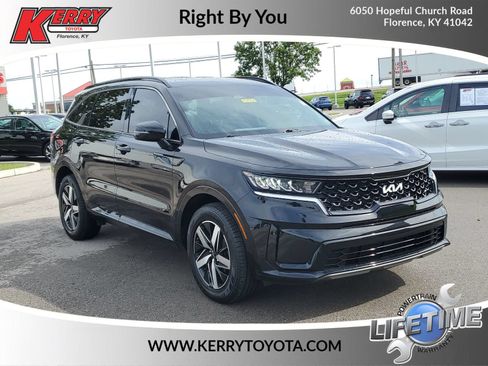 Used 2022 Kia Sorento S FWD image 1