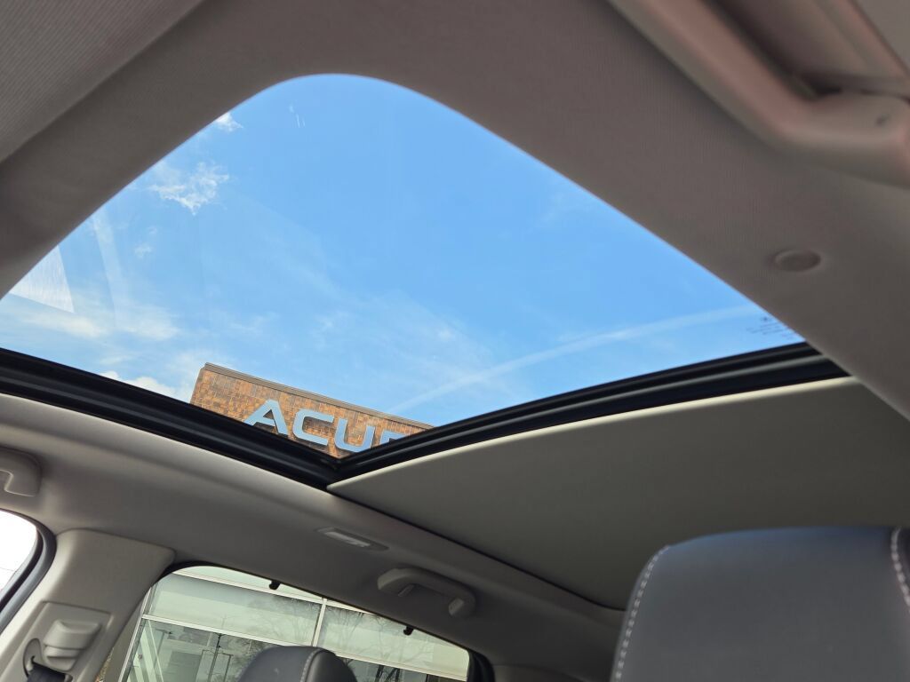 Used 2023 Acura MDX w/ Technology Package AWD/4WD image 3