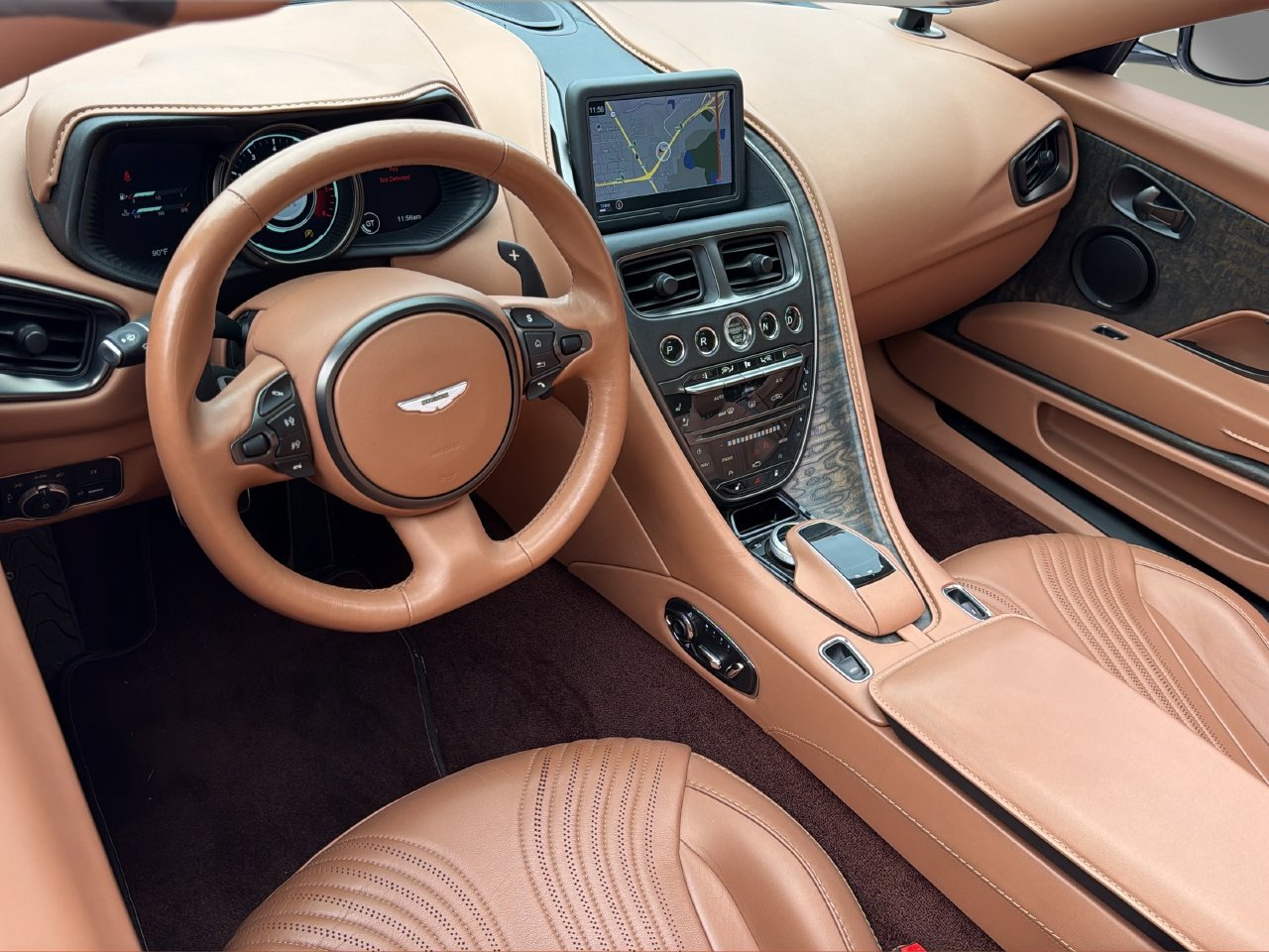 Used 2020 Aston Martin DB11 Volante RWD image 13