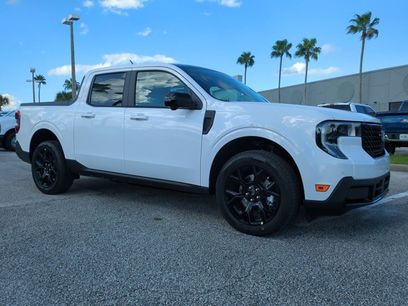 New 2025 Ford Maverick Lariat w/ Black Appearance Package