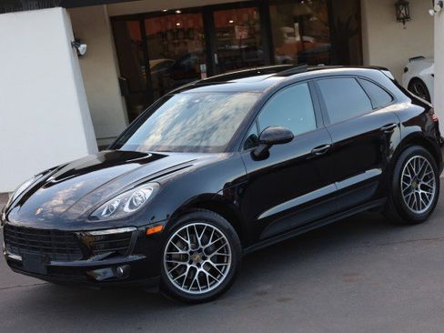 Used 2018 Porsche Macan Sport Edition AWD/4WD image 4