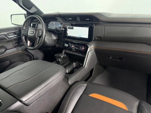Used 2024 GMC Sierra 1500 AT4 w/ Technology Package AWD/4WD image 15