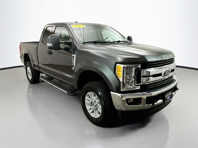 Used 2017 Ford F250 XLT w/ XLT Value Package AWD/4WD image 1